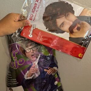 Austin powers costume and wig
